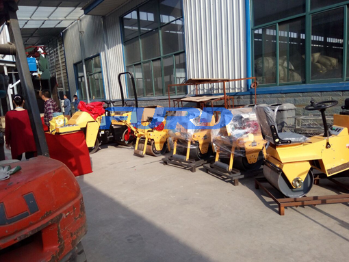 福瑞得機械座駕壓路機，手扶壓路機，小型灌縫機，井蓋切割機及時發(fā)貨
