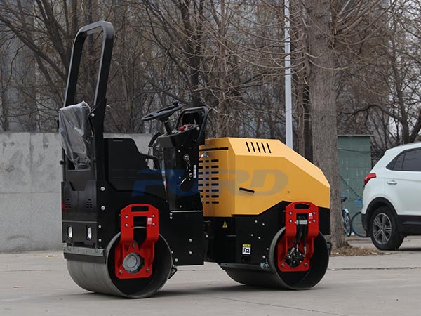 小型壓路機(jī)長(zhǎng)期不使用就能丟下保養(yǎng)嗎？